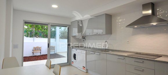 3 bedrooms House in Sesimbra, Portugal No. 26612 9