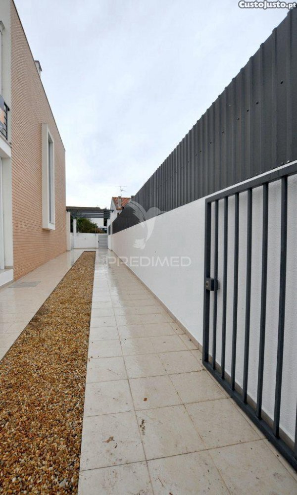 3 bedrooms House in Sesimbra, Portugal No. 26612