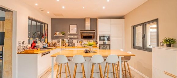 Casa de 5 dormitorios en Gironde, France No. 277086 2