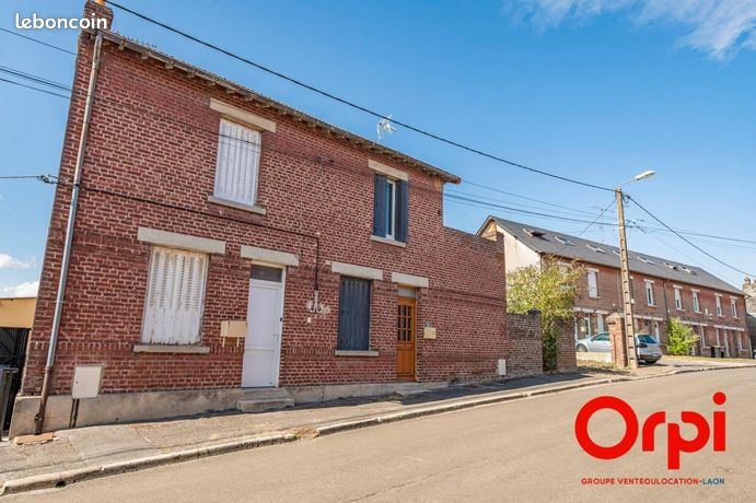 4 bedrooms Castles in Tergnier, France No. 304564