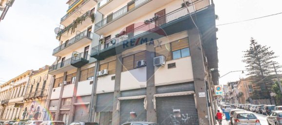 2غرفة عقار تجاري في Acireale, Italy رقم 22905 4
