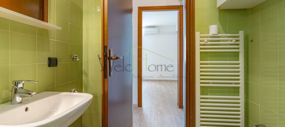 2-salle Appartement à Albavilla, Italy No. 167727 17