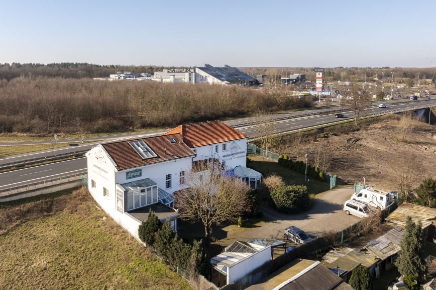 Propiedad comercial en Havelland, Germany 614 m² No. 89757