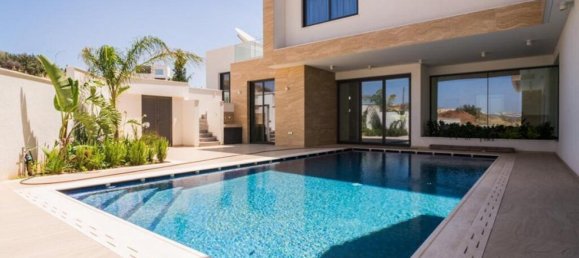 Studio in Limassol, Cyprus No. 2490 2