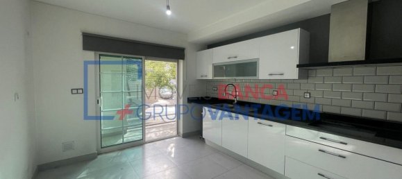 3 bedrooms Duplex in Barreiro, Portugal No. 206645 2