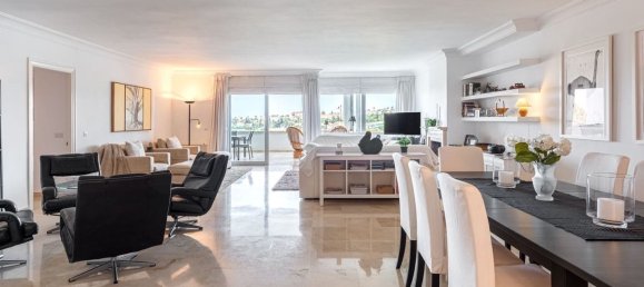 Apartamento de 3 dormitorios en Marbella, Spain No. 180755 6