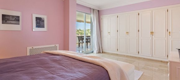Apartamento de 3 dormitorios en Marbella, Spain No. 180755 17