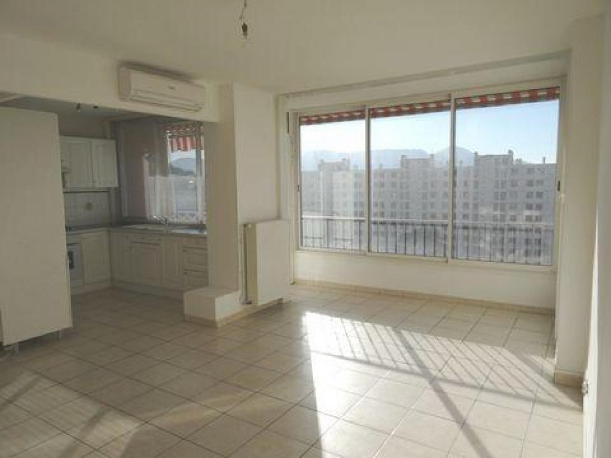 Studio in the Condo in Marseille, France No. 16435