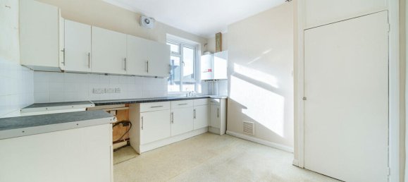 1 bedroom Apartment in London, United Kingdom No. 7702 3