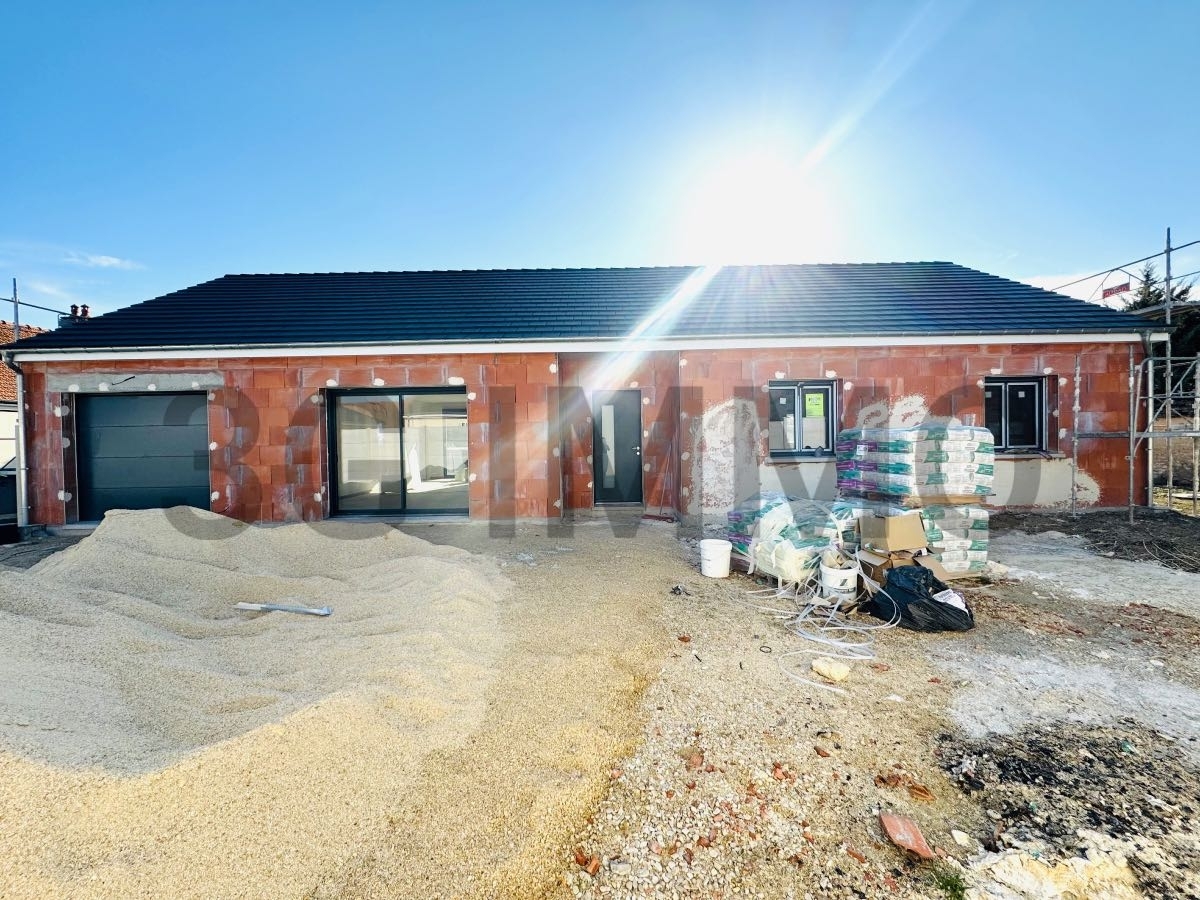 3 غرف نوم فيلا في Romilly-sur-Seine, France رقم 204166