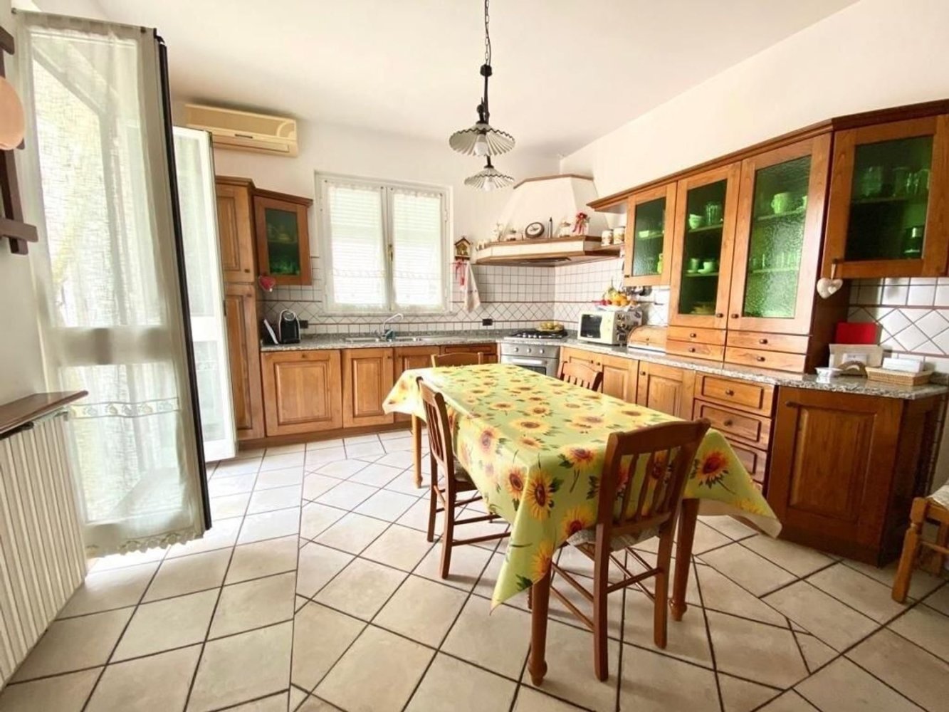 Casa de 7 divisões em Massa, Italy N.º 215056