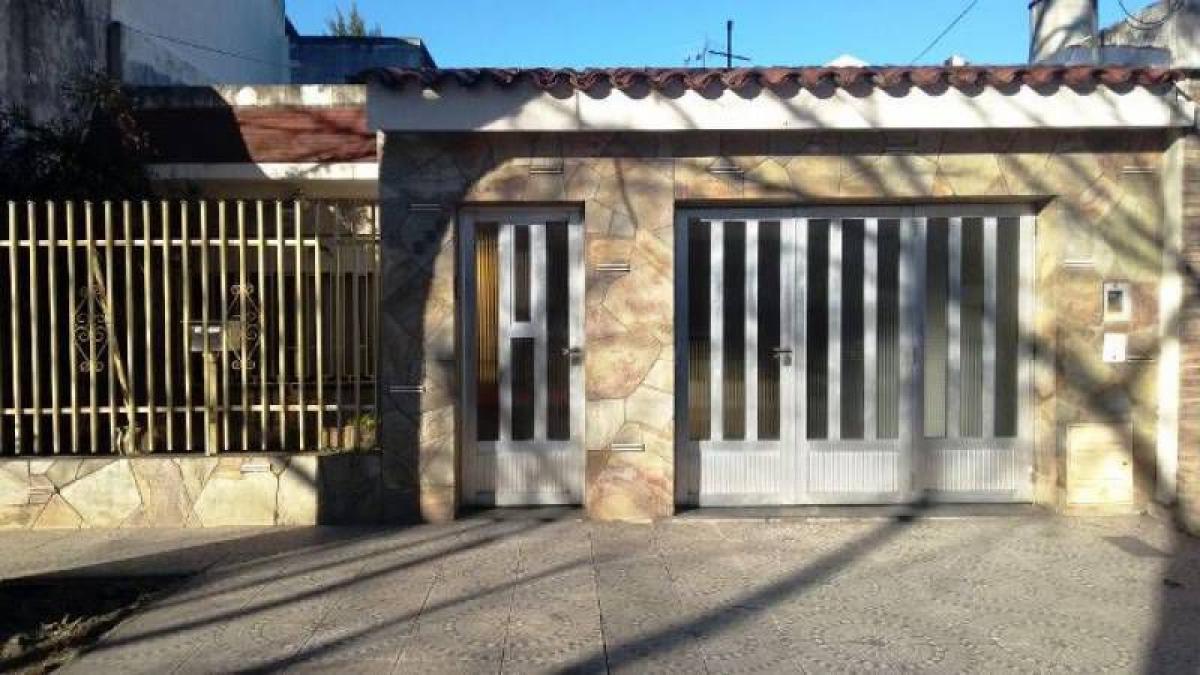 Casa de 2 dormitorios en Santa Fe, Argentina No. 8236