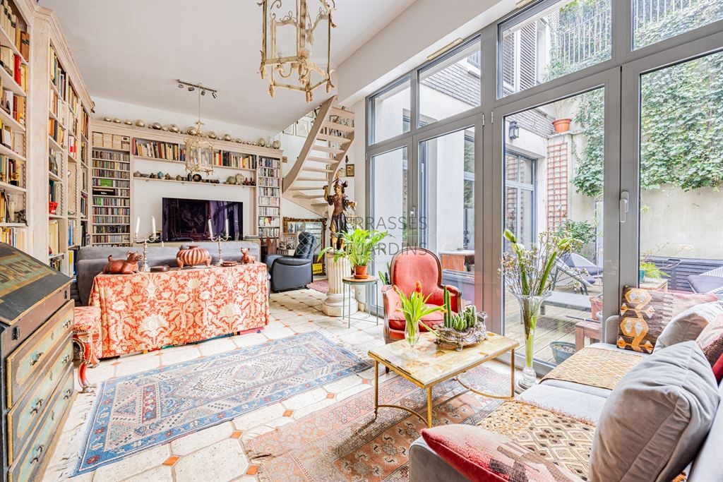 Dúplex de 3 dormitorios en Paris, France No. 189602