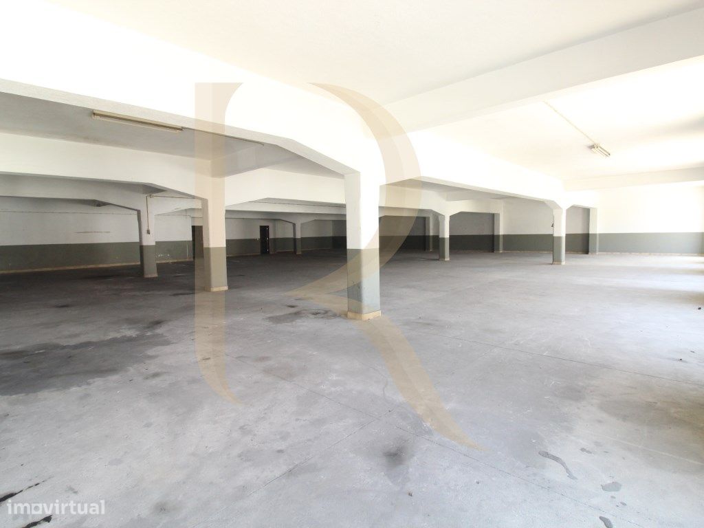 1400m² Warehouse in Seixal, Portugal No. 200060