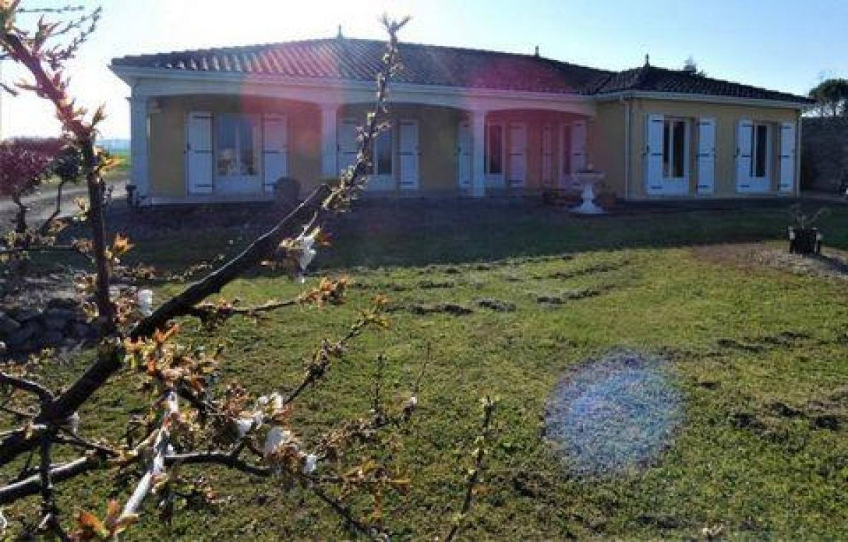 5 bedrooms House in Jarnac, France No. 32466