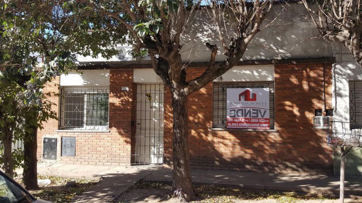 2 bedrooms House in Moron, Argentina No. 4109