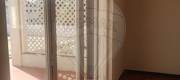 3 Schlafzimmer Haus in Corroios, Portugal, Nr. 22528 12