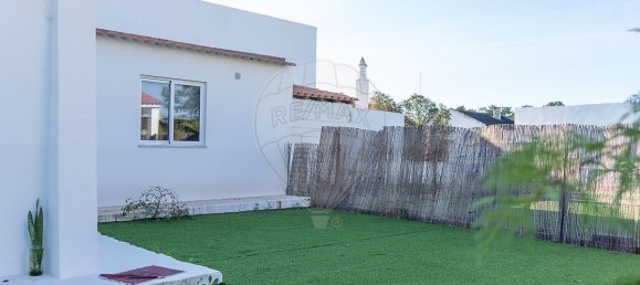 3 Schlafzimmer Haus in Corroios, Portugal, Nr. 22528 8