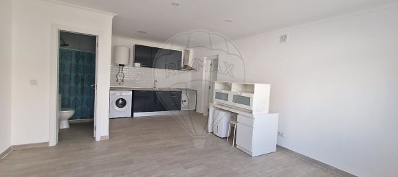 3 Schlafzimmer Haus in Corroios, Portugal, Nr. 22528 28