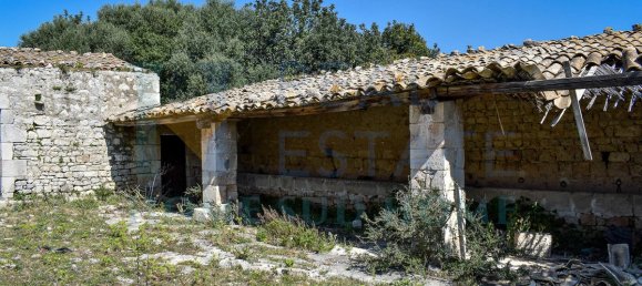 1 غرف نوم قطعة أرض في Rosolini, Italy رقم 73808 6