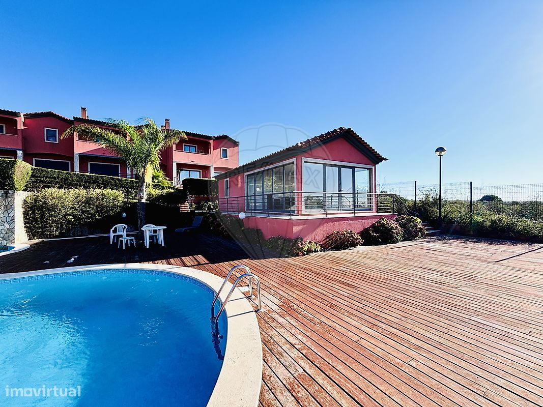 3 bedrooms House in Sesimbra, Portugal No. 18435