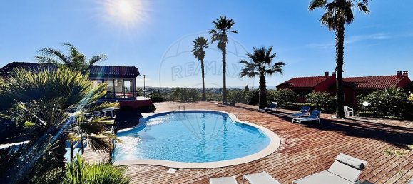 3 bedrooms House in Sesimbra, Portugal No. 18435 10