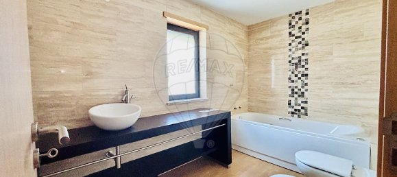 3 bedrooms House in Sesimbra, Portugal No. 18435 18