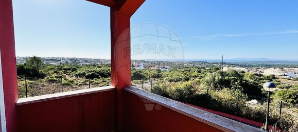 3 bedrooms House in Sesimbra, Portugal No. 18435 24
