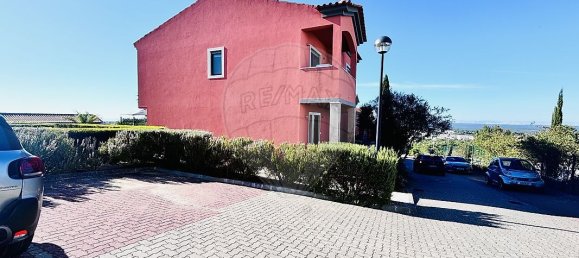 3 bedrooms House in Sesimbra, Portugal No. 18435 4