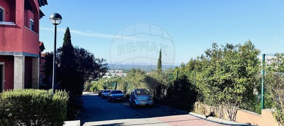 3 bedrooms House in Sesimbra, Portugal No. 18435 5