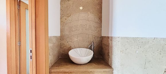 3 bedrooms House in Sesimbra, Portugal No. 18435 40