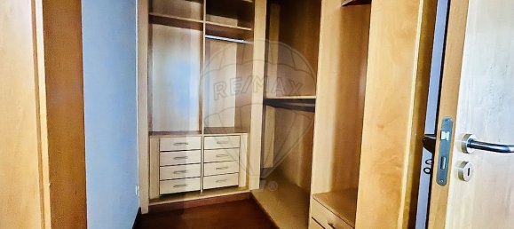 3 bedrooms House in Sesimbra, Portugal No. 18435 16