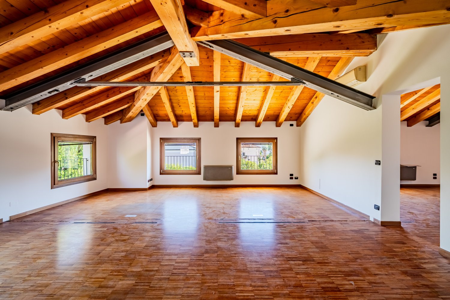 3 bedrooms Penthouse in Treviso, Italy No. 402606