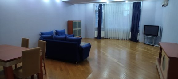 3 Schlafzimmer Wohnung in Jasamal, Azerbaijan, Nr. 1663 4