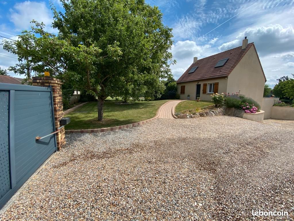 5 bedrooms House in Eure, France No. 295189