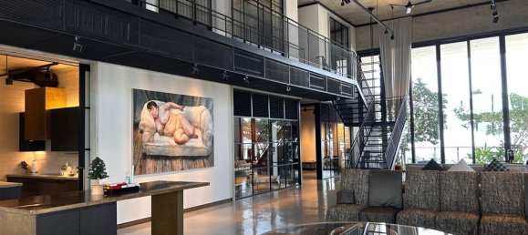 Кондоминиум  с 4 спальнями в Сатхон, Таиланд № 62345 2