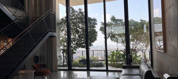 Кондоминиум  с 4 спальнями в Сатхон, Таиланд № 62345 4