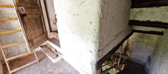 6 rooms House in Cocquio-Trevisago, Italy No. 279432 23