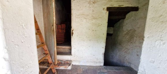 6 rooms House in Cocquio-Trevisago, Italy No. 279432 20