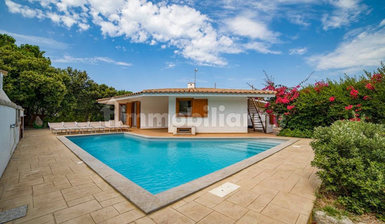 3 bedrooms Villa in Aglientu, Italy No. 123973