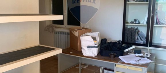 Propriété commerciale à Caltanissetta, Italy 556m² No. 51686 10