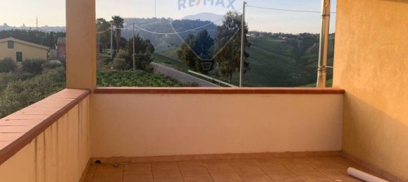 Propriété commerciale à Caltanissetta, Italy 556m² No. 51686 12