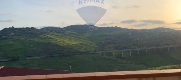 Propriété commerciale à Caltanissetta, Italy 556m² No. 51686 8