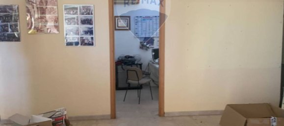 Propriété commerciale à Caltanissetta, Italy 556m² No. 51686 19