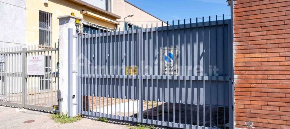 2 rooms Warehouse in Turin, Italy No. 298064 2