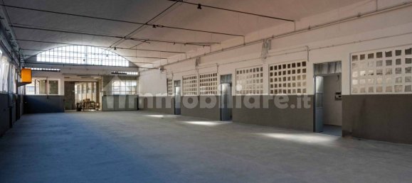 2 rooms Warehouse in Turin, Italy No. 298064 4