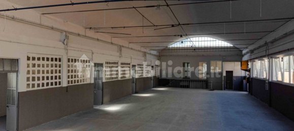 2 rooms Warehouse in Turin, Italy No. 298064 5