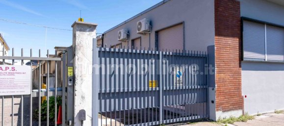 2 rooms Warehouse in Turin, Italy No. 298064 3