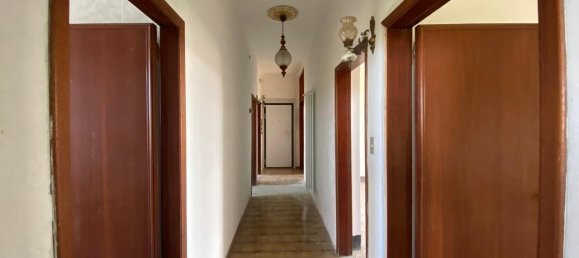 5 rooms Apartment in Castelfiorentino, Italy No. 23643 8