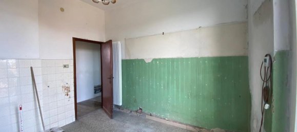5 rooms Apartment in Castelfiorentino, Italy No. 23643 7
